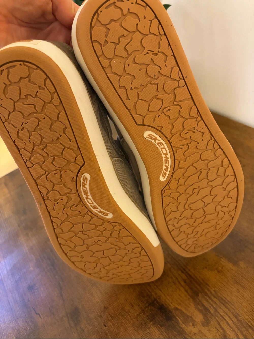 Skechers Men's Slip-On Canvas Suede Loafers Taupe Memory Foam Like New Size 13